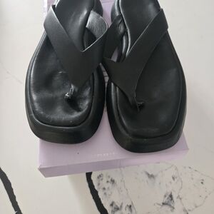 Madden Girl Women's Black Thong Sandals Size 8